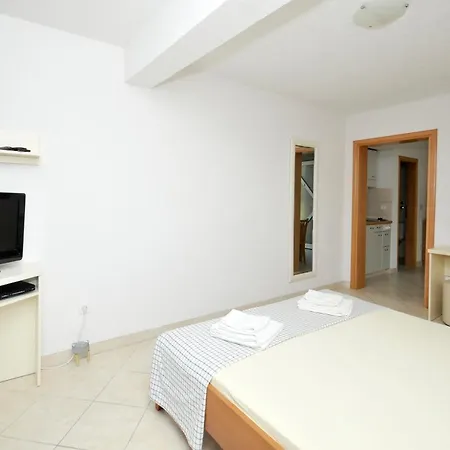 Luna Apartment